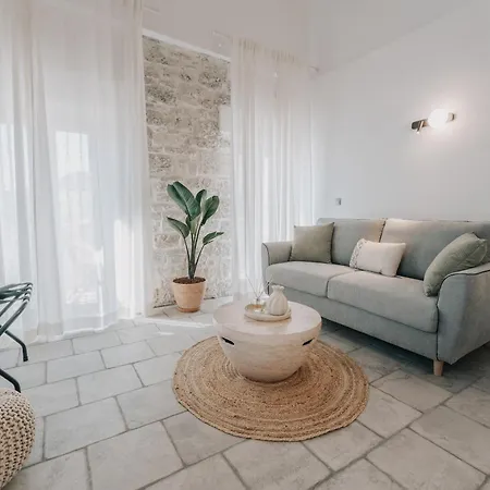 Luminis By About Paxos Apartman
